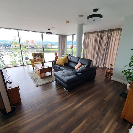 Luxury Apartment Marina Views At Titanic Quarter Belfast Exteriör bild