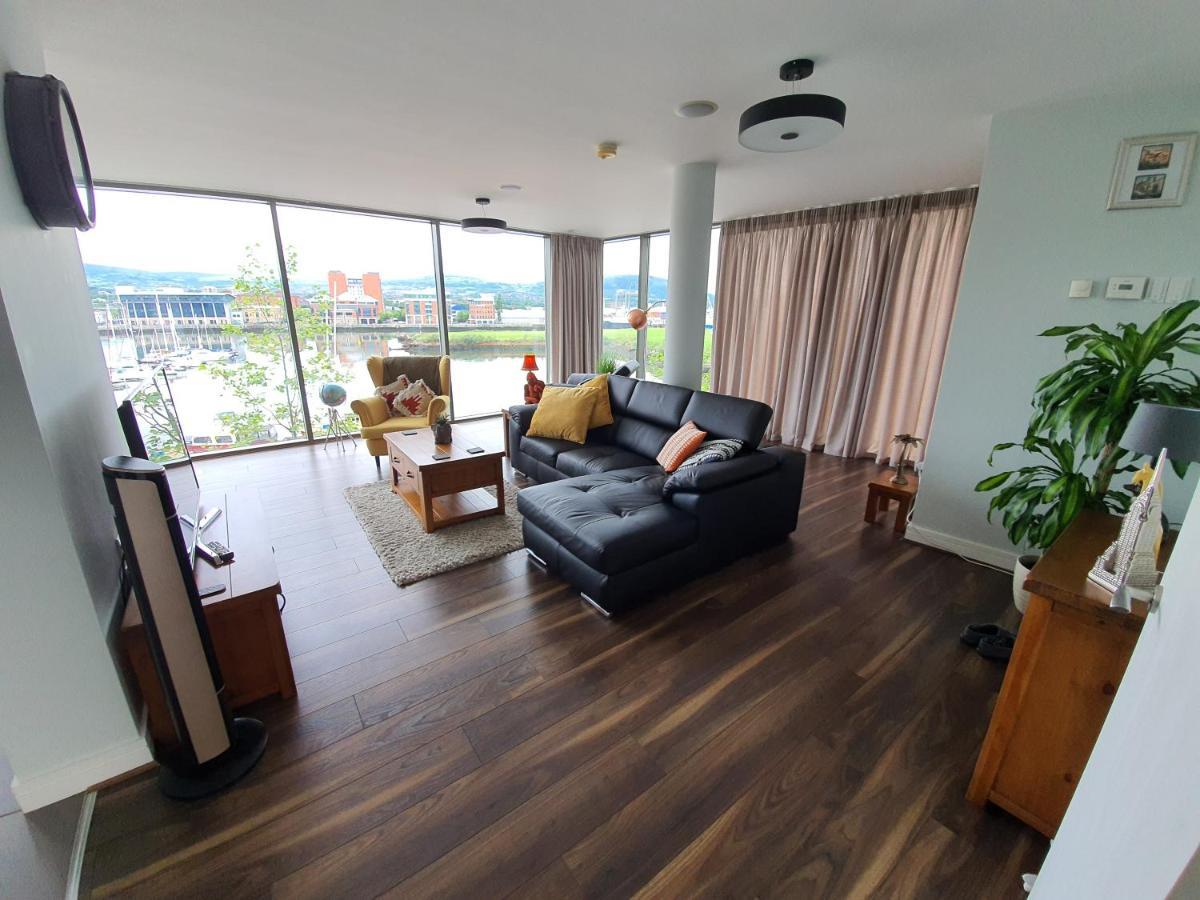 Luxury Apartment Marina Views At Titanic Quarter Belfast Exteriör bild