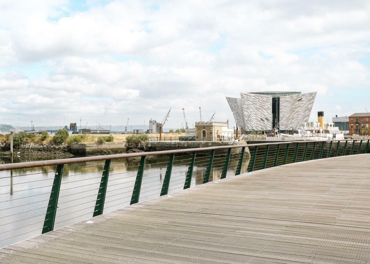 Luxury Apartment Marina Views At Titanic Quarter Belfast Exteriör bild