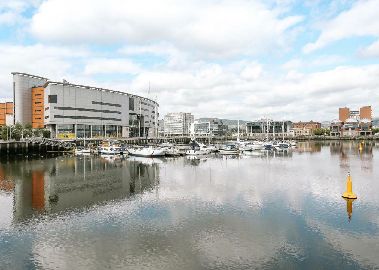 Luxury Apartment Marina Views At Titanic Quarter Belfast Exteriör bild